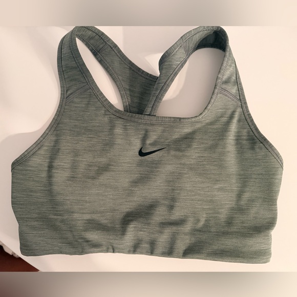 Nike bra w/pocket - Picture 1 of 3